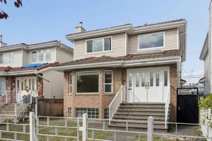 Front Yard Photo of 785 E 50th Avenue, Vancouver, BC