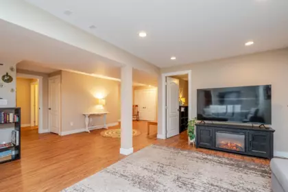 Hallway Photo of 6820 Sheffield Way, Chilliwack, BC