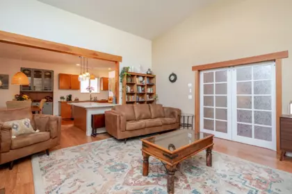 Kitchen Photo of 6820 Sheffield Way, Chilliwack, BC