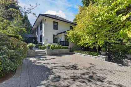 Fitness Center Photo Near 3389 Pine Crescent, Vancouver, BC