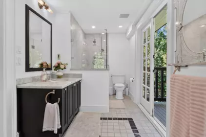 Mudroom Photo of 3389 Pine Crescent, Vancouver, BC