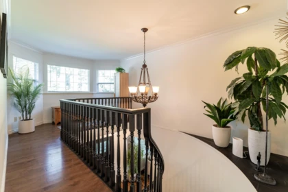 Entry Foyer Photo of 19118 86 Avenue, Surrey, BC