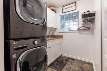 Mudroom Photo of 19118 86 Avenue, Surrey, BC