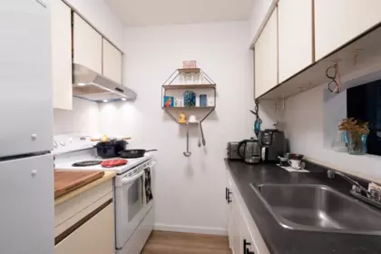 Breakfast Nook Photo of 105 2222 Prince Edward Street, Vancouver, BC