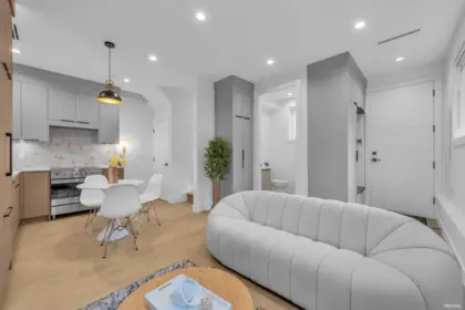 1 3438 Triumph Street, Vancouver, BC, Vancouver — Half Duplex for sale