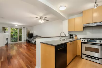 414 9319 University Crescent, Burnaby, BC, Burnaby — Apartment/Condo for sale
