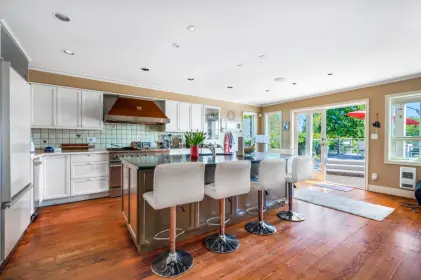 1720 Rosebery Avenue, West Vancouver, BC, West vancouver — Single Family Residence for sale
