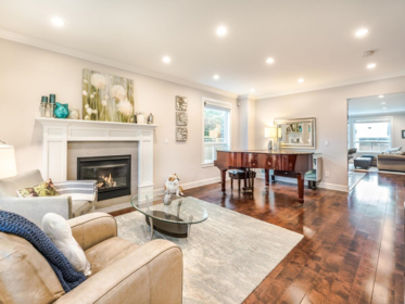 359 E 13 Street, North Vancouver, BC, North vancouver — Half Duplex for sale
