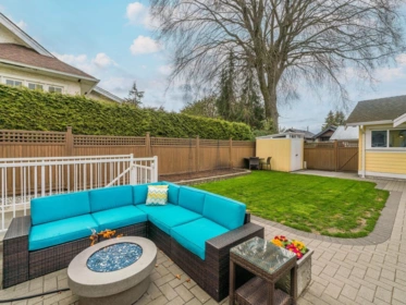 359 E 13 Street, North Vancouver, BC, North vancouver — Half Duplex for sale