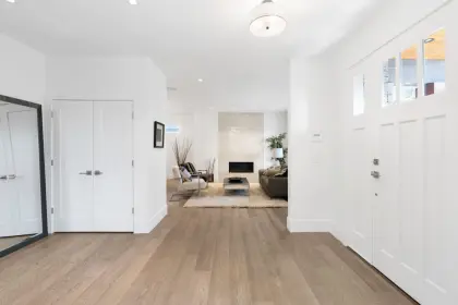 744 E 17th Street, North Vancouver, BC, North vancouver — Single Family Residence for sale