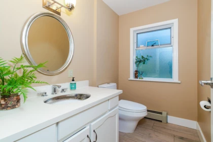 Guest Bathroom Photo of 6812 Arbutus Street, Vancouver, BC