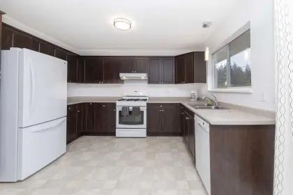 87 Monroe Road, Gibsons, BC, Gibsons — Single Family Residence for sale