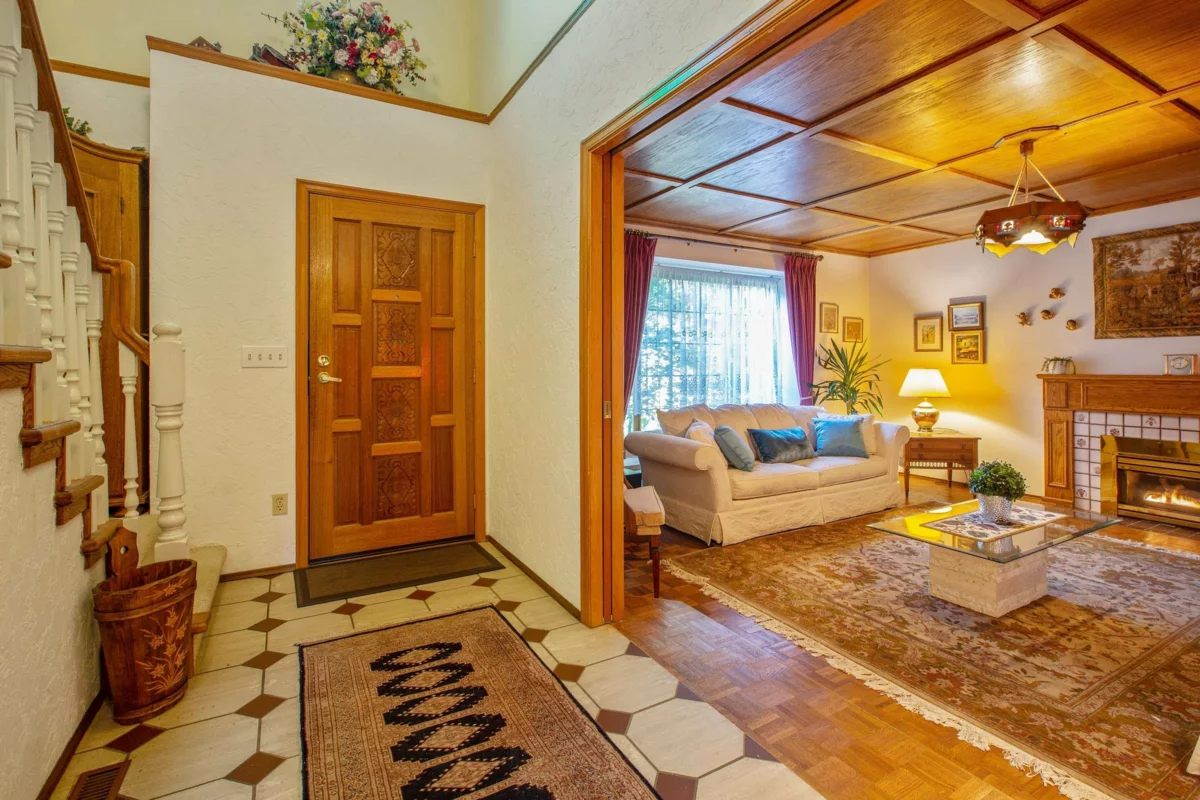 Living Room Photo of 20946 43 Avenue, Langley, BC