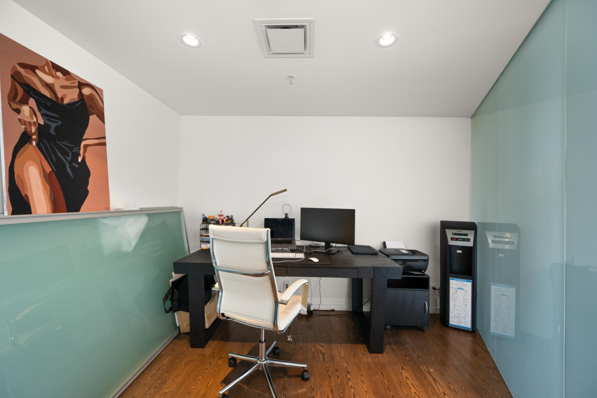 Entry Foyer Photo of 2808 1011 W Cordova Street, Vancouver, BC