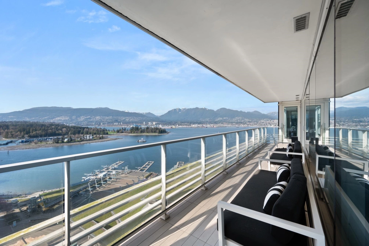 Exterior Rear Photo of 2808 1011 W Cordova Street, Vancouver, BC