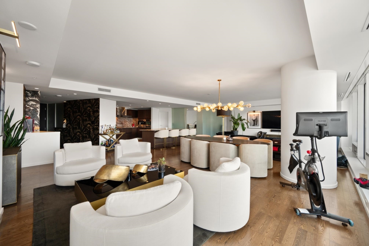 Primary Bathroom Photo of 2808 1011 W Cordova Street, Vancouver, BC