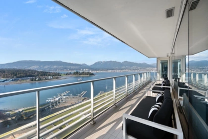 2808 1011 W Cordova Street, Vancouver, BC