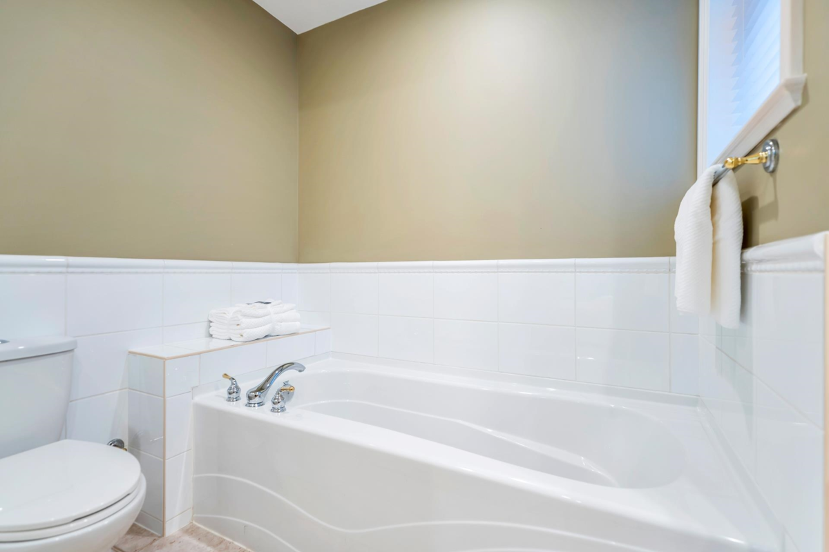 Basement Recreation Room Photo of 3622 154 Street, Surrey, BC