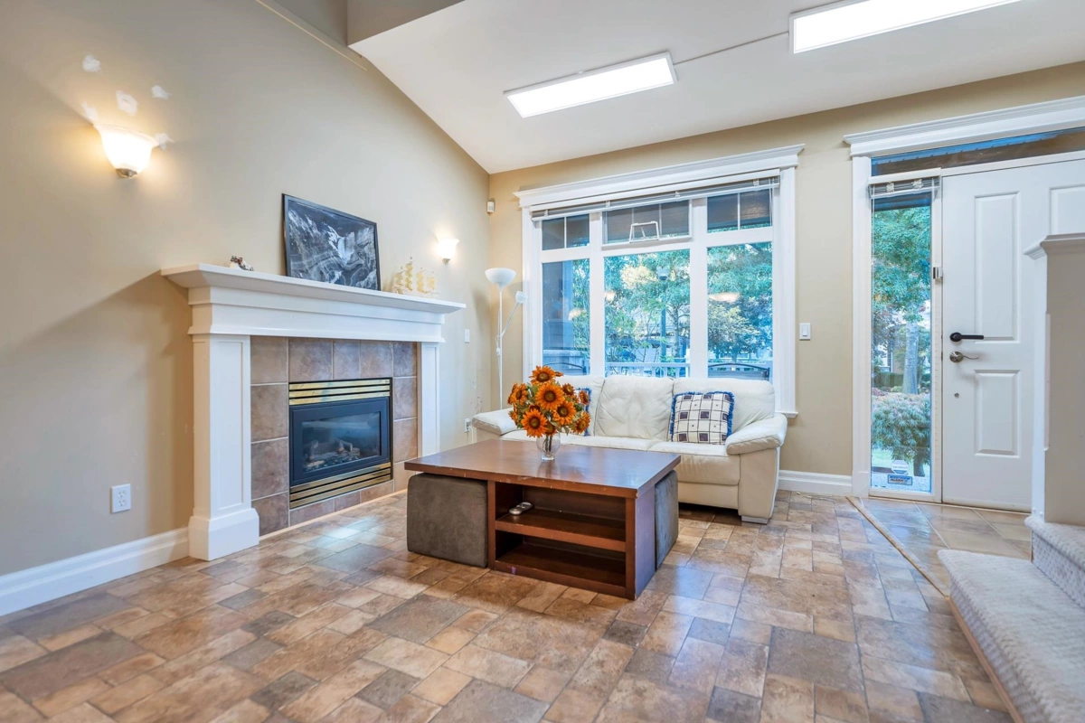 Family Room Photo of 3622 154 Street, Surrey, BC