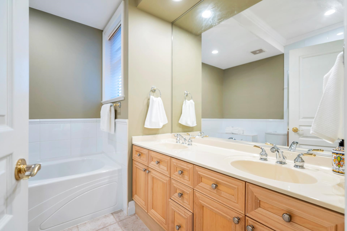 Loft / Bonus Room Photo of 3622 154 Street, Surrey, BC