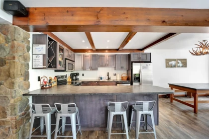 Kitchen Island Photo of 2 20919 Snowflake Crescent, Mission, BC