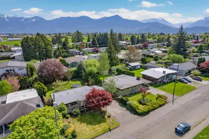 9710 Carleton Street, Chilliwack, BC, Chilliwack — Single Family Residence for sale