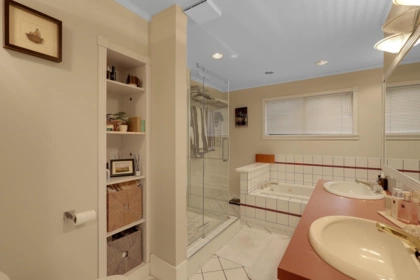 Hallway Photo of 5156 8a Avenue, Delta, BC