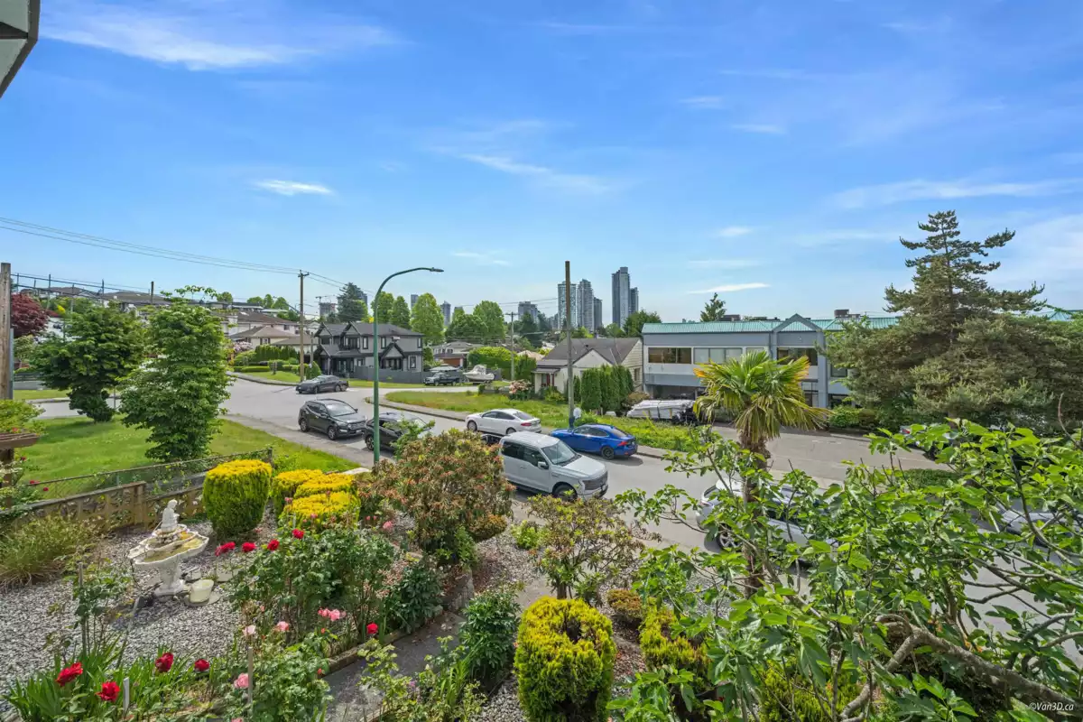 Backyard Photo of 3881 Napier Street, Burnaby, BC