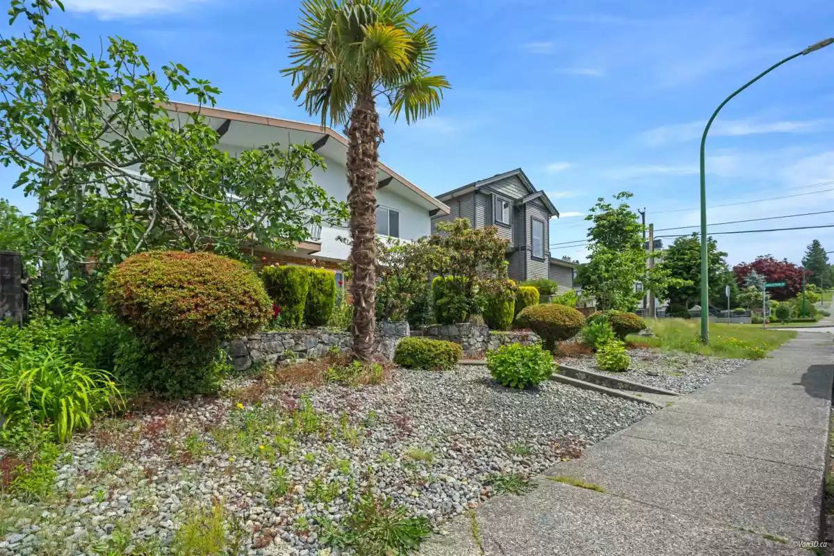 Fitness Center Photo Near 3881 Napier Street, Burnaby, BC