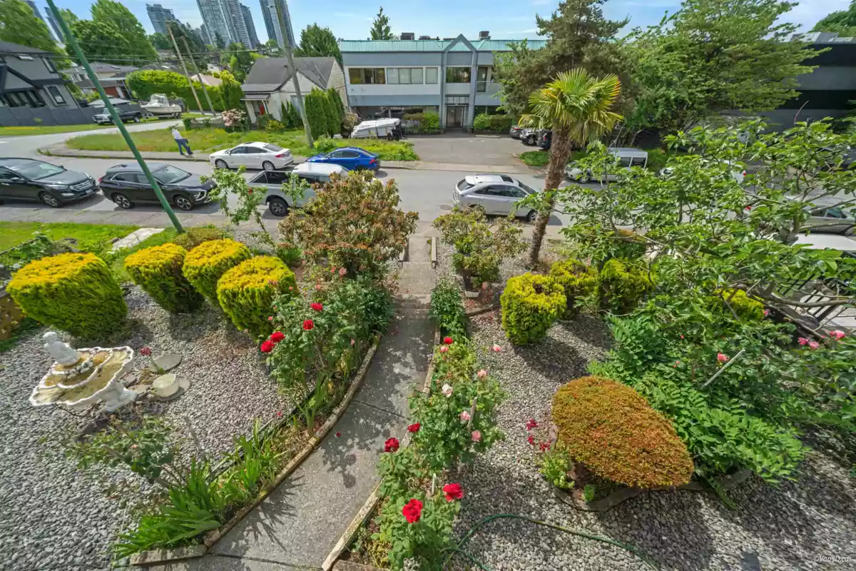 Front Yard Photo of 3881 Napier Street, Burnaby, BC