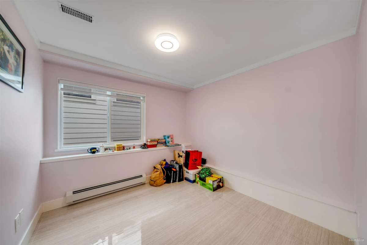 Hallway Photo of 3881 Napier Street, Burnaby, BC