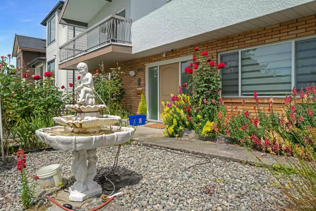 Hot Tub / Spa Photo of 3881 Napier Street, Burnaby, BC