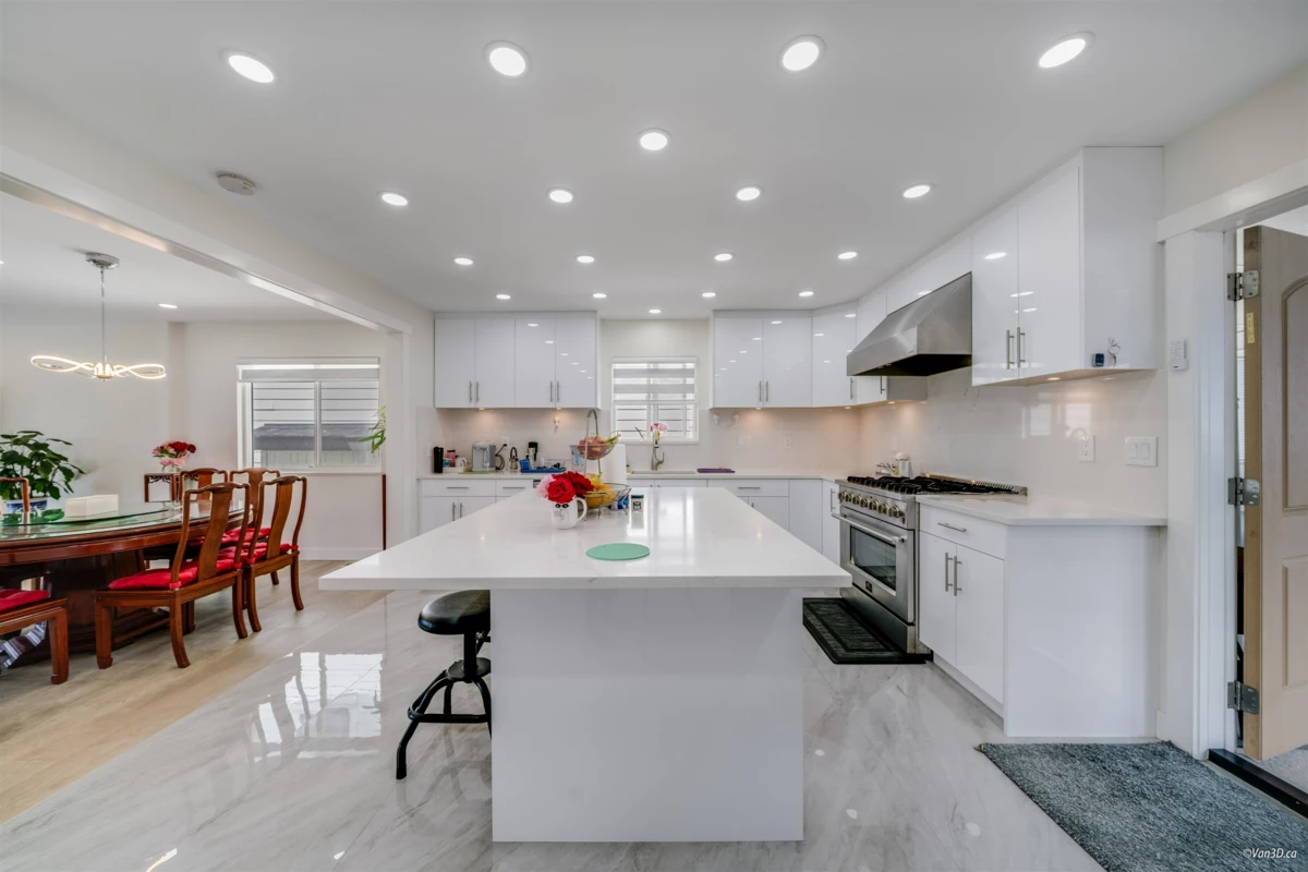 Living Room Photo of 3881 Napier Street, Burnaby, BC