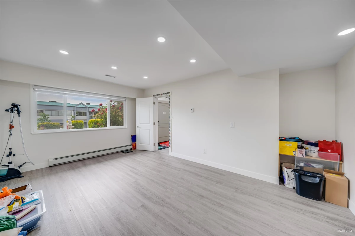 Loft / Bonus Room Photo of 3881 Napier Street, Burnaby, BC