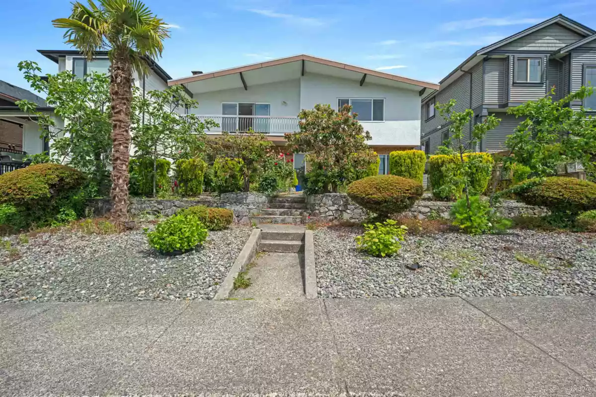 Neighborhood Park Photo Near 3881 Napier Street, Burnaby, BC