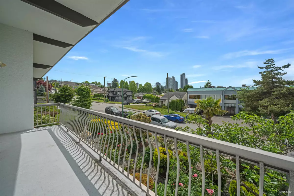 Outdoor Deck Photo of 3881 Napier Street, Burnaby, BC