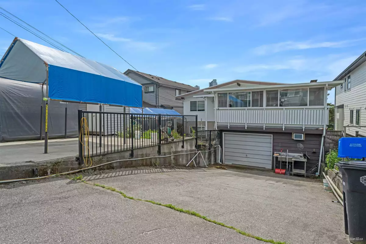 Outdoor Kitchen Photo of 3881 Napier Street, Burnaby, BC