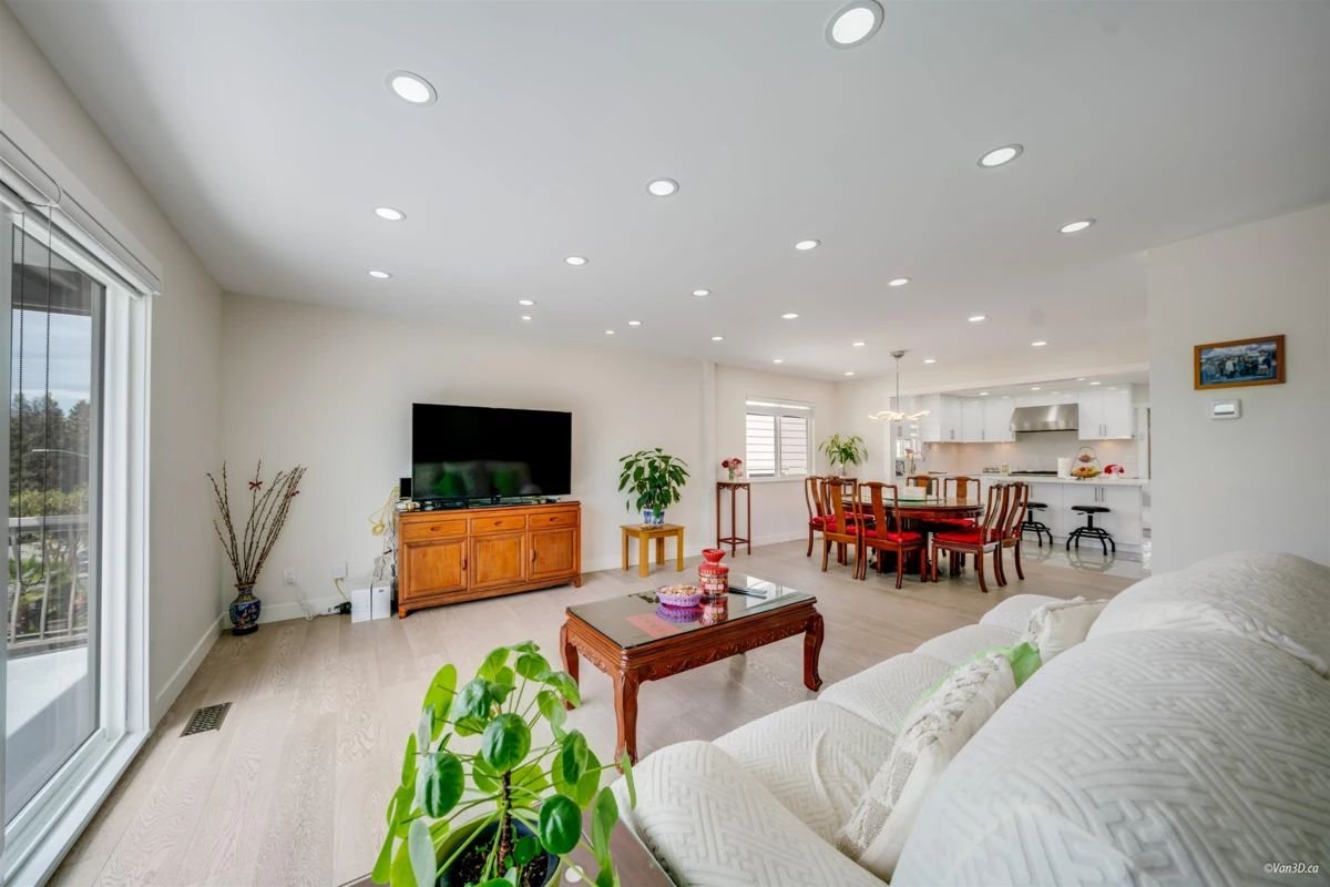 Pantry Photo of 3881 Napier Street, Burnaby, BC