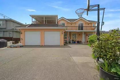 Community Amenities Photo (Clubhouse) of 6589 Kitchener Street, Burnaby, BC