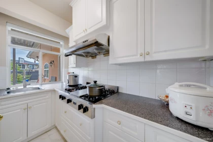 Guest Bathroom Photo of 6589 Kitchener Street, Burnaby, BC