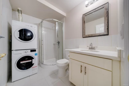 Hot Tub / Spa Photo of 6589 Kitchener Street, Burnaby, BC