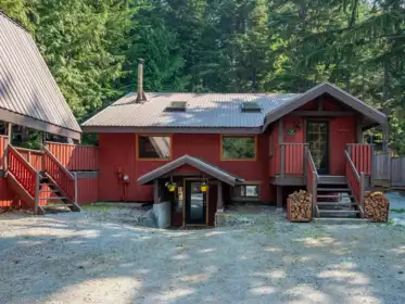 6554 Balsam Way, Whistler, BC, Whistler — Single Family Residence for sale