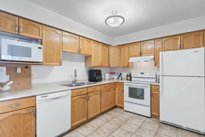 205 2083 Coquitlam Avenue, Port Coquitlam, BC, Port Coquitlam — Apartment/Condo for sale