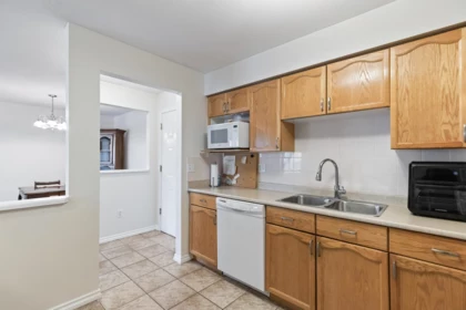 205 2083 Coquitlam Avenue, Port Coquitlam, BC, Port Coquitlam — Apartment/Condo for sale