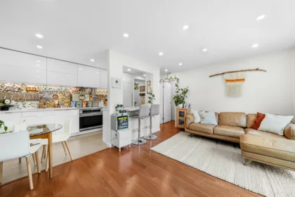 101 241 St. Andrews Avenue, North Vancouver, BC, North Vancouver — Apartment/Condo for sale