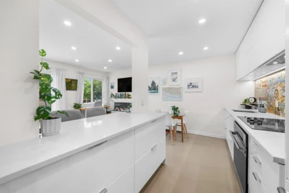 101 241 St. Andrews Avenue, North Vancouver, BC, North Vancouver — Apartment/Condo for sale