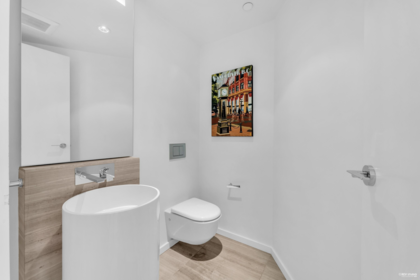 Powder Room Photo of 4505 1151 W Georgia Street, Vancouver, BC