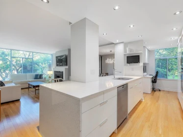 114 4101 Yew Street, Vancouver, BC, Vancouver — Apartment/Condo for sale