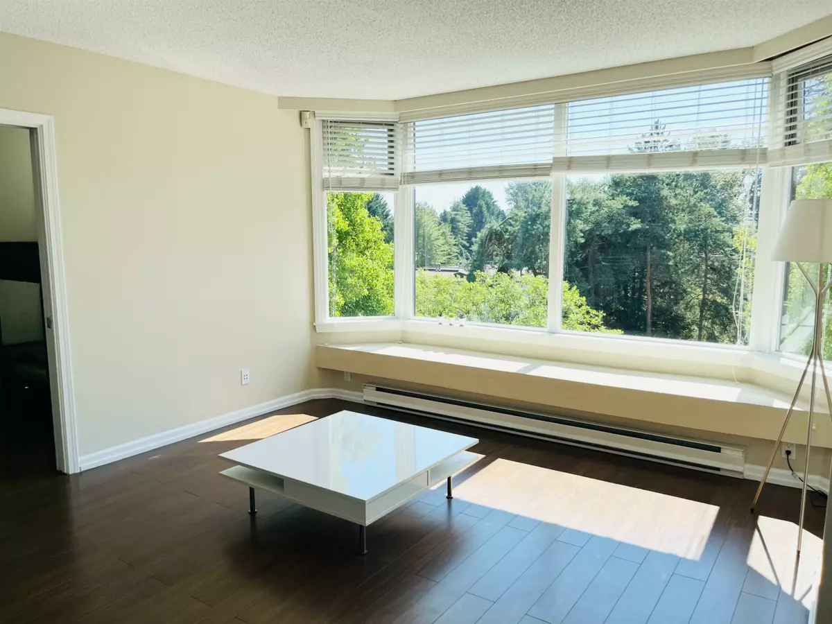 Dining Area Photo of 503 7321 Halifax Street, Burnaby, BC