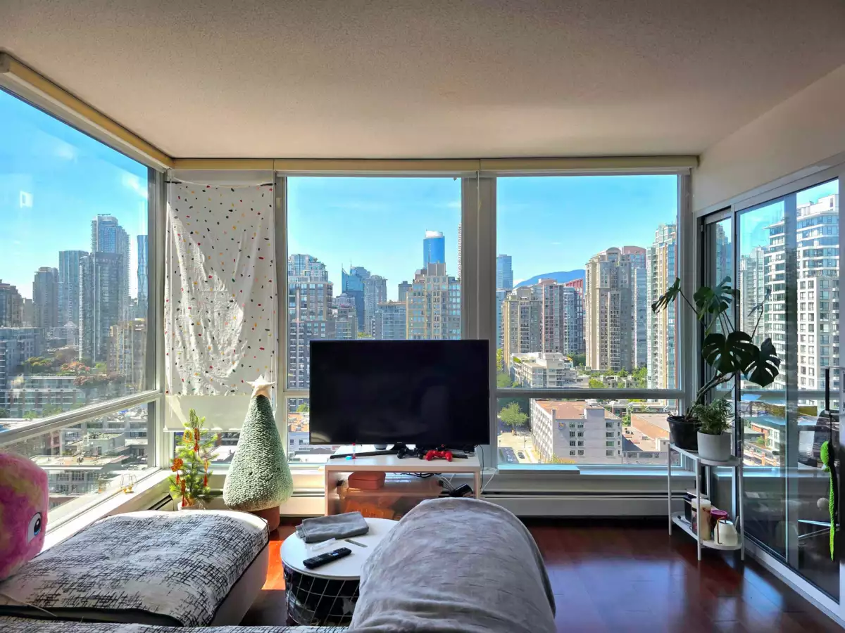 Walk-In Closet Photo of 2709 1008 Cambie Street, Vancouver, BC